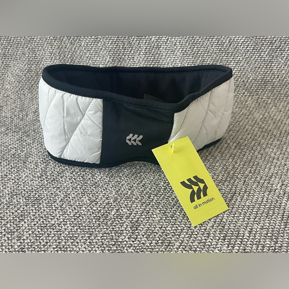 All in Motion White and Black Quilted Hair Accessory